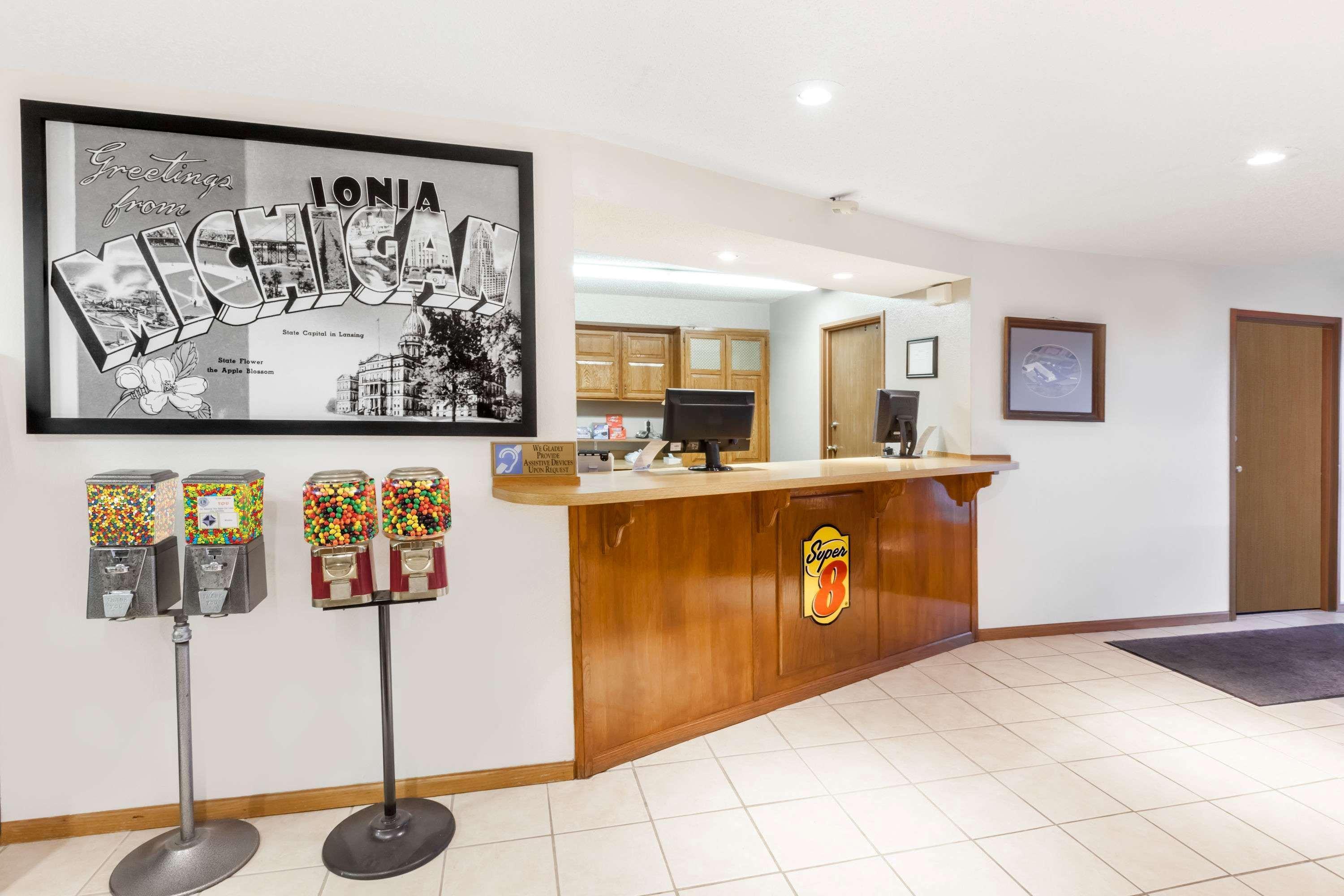 Super 8 By Wyndham Ionia Mi Hotel Kültér fotó