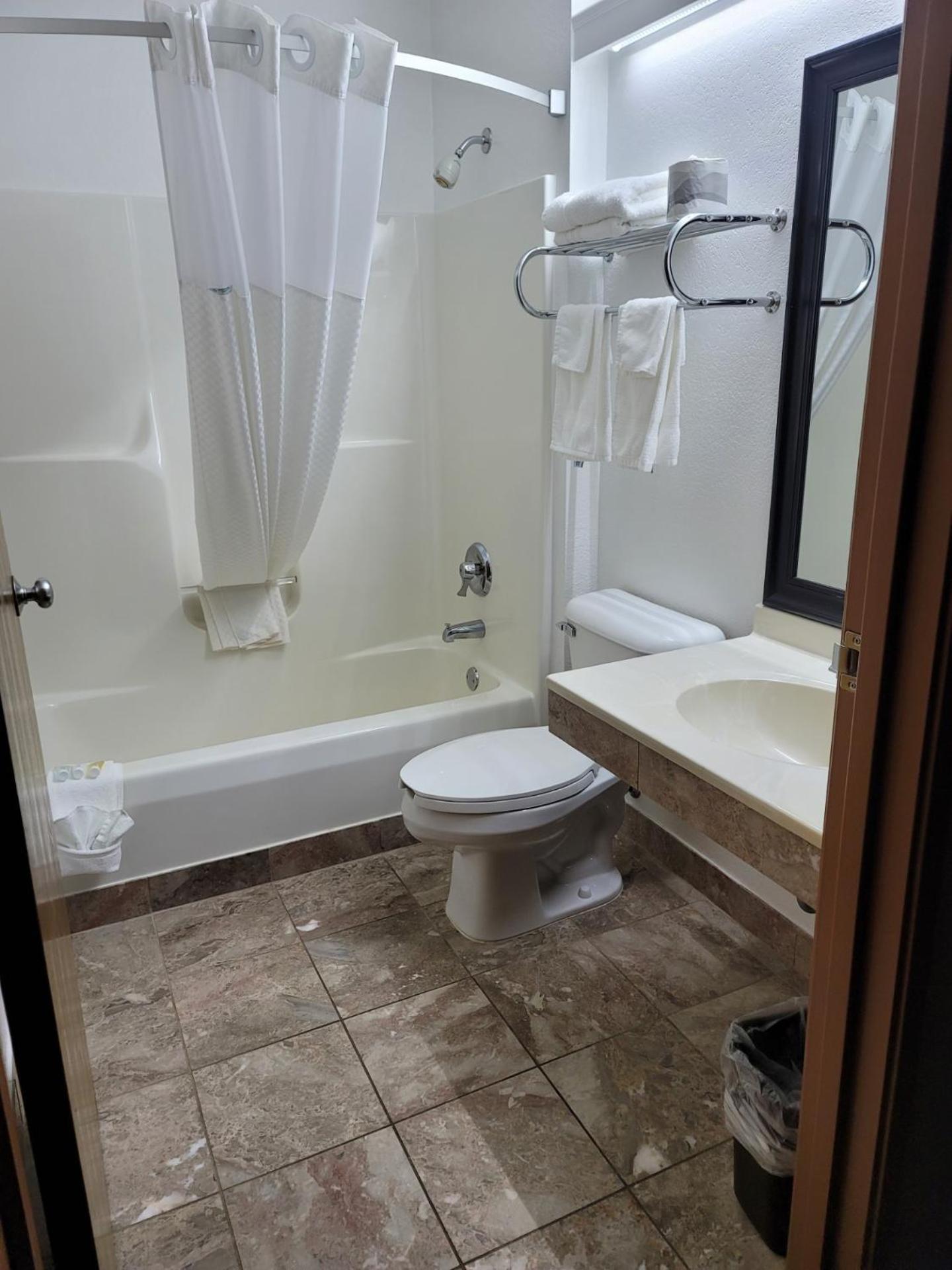 Super 8 By Wyndham Ionia Mi Hotel Kültér fotó